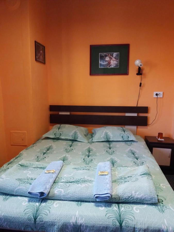 Стаи За Гости Ореха Троян Private Rooms Oreha Exterior photo