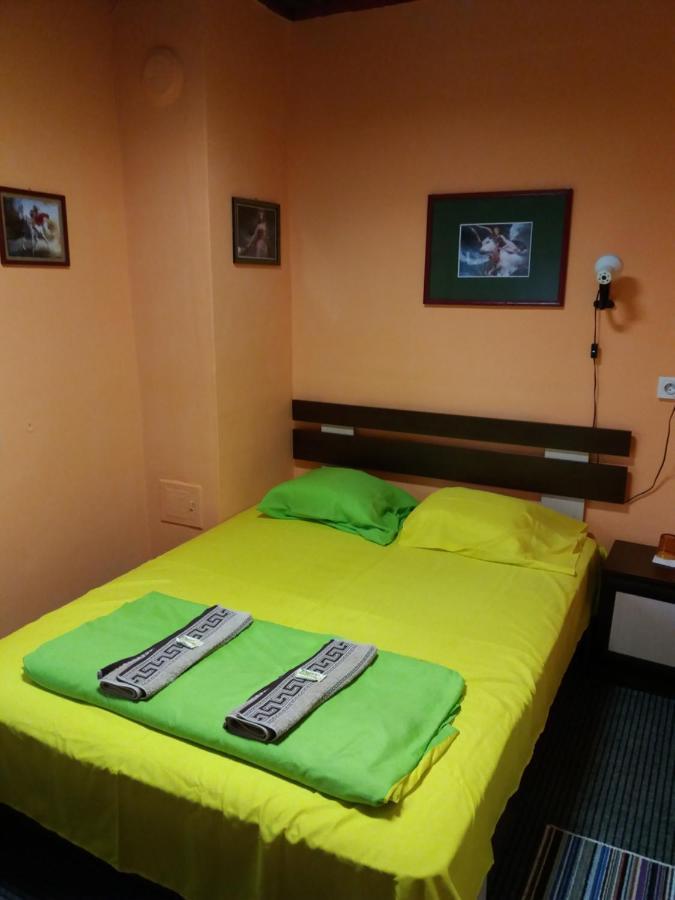 Стаи За Гости Ореха Троян Private Rooms Oreha Exterior photo